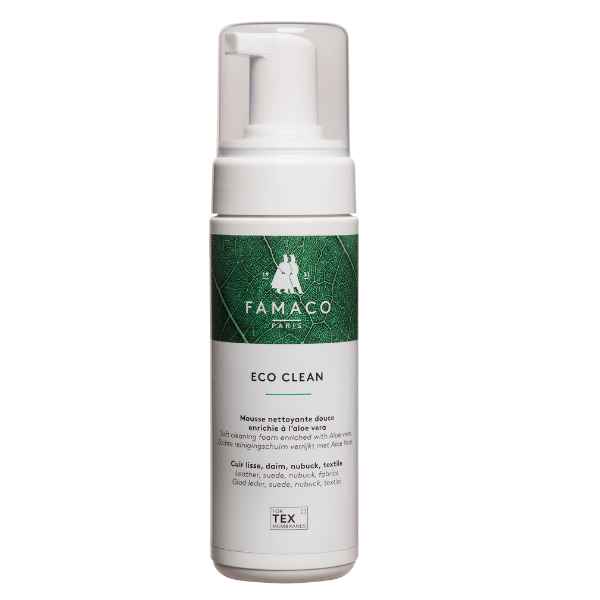 Eco-Clean nettoie les cuirs lisses, le daim, le nubuck et les textiles. Elle est enrichie à l’aloe vera et sans solvants.